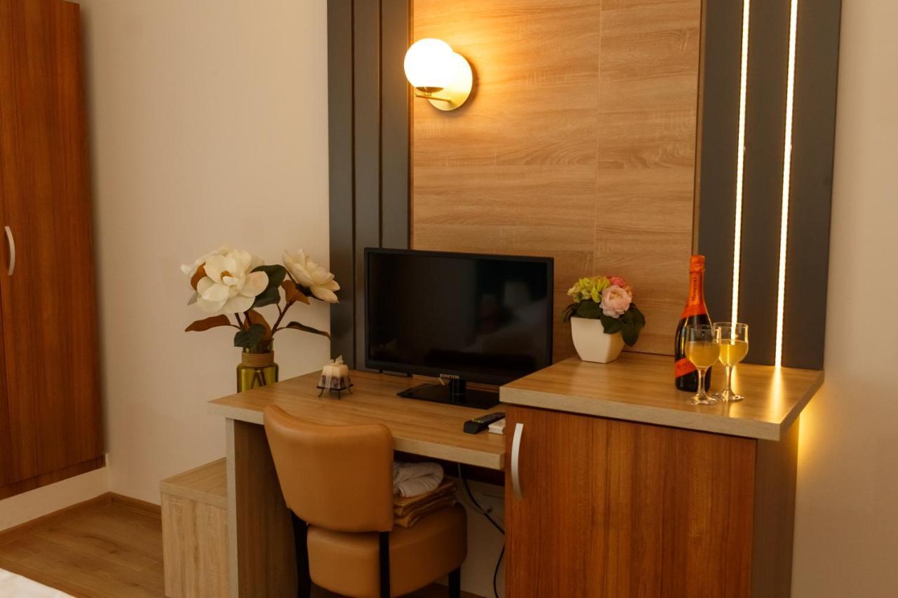 Grand Hotel Astoria 마마이아 외부 사진